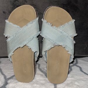 American Eagle sandals